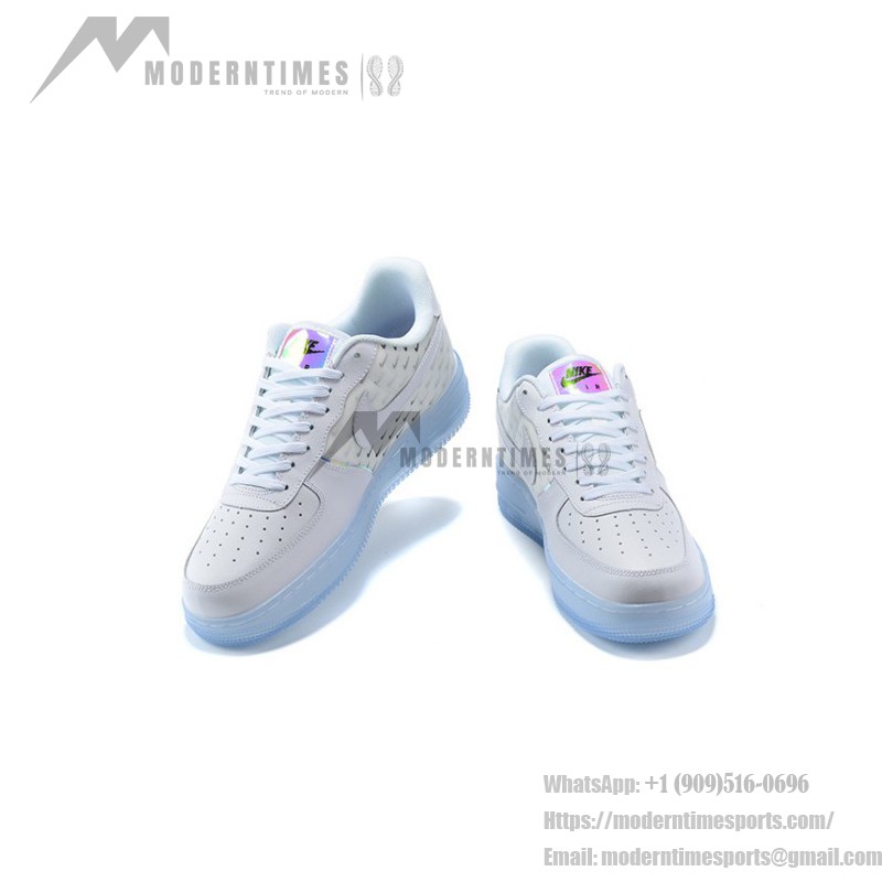 Nike Air Force 1 '07 PRM CK7804-100 Nike Air Force 1 '07 PRM CK7804-100 - リフレクティブスウッシュとアイシーソールを備えたホワイトスニーカー