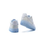 Nike Air Force 1 '07 PRM CK7804-100 Nike Air Force 1 '07 PRM CK7804-100 - リフレクティブスウッシュとアイシーソールを備えたホワイトスニーカー