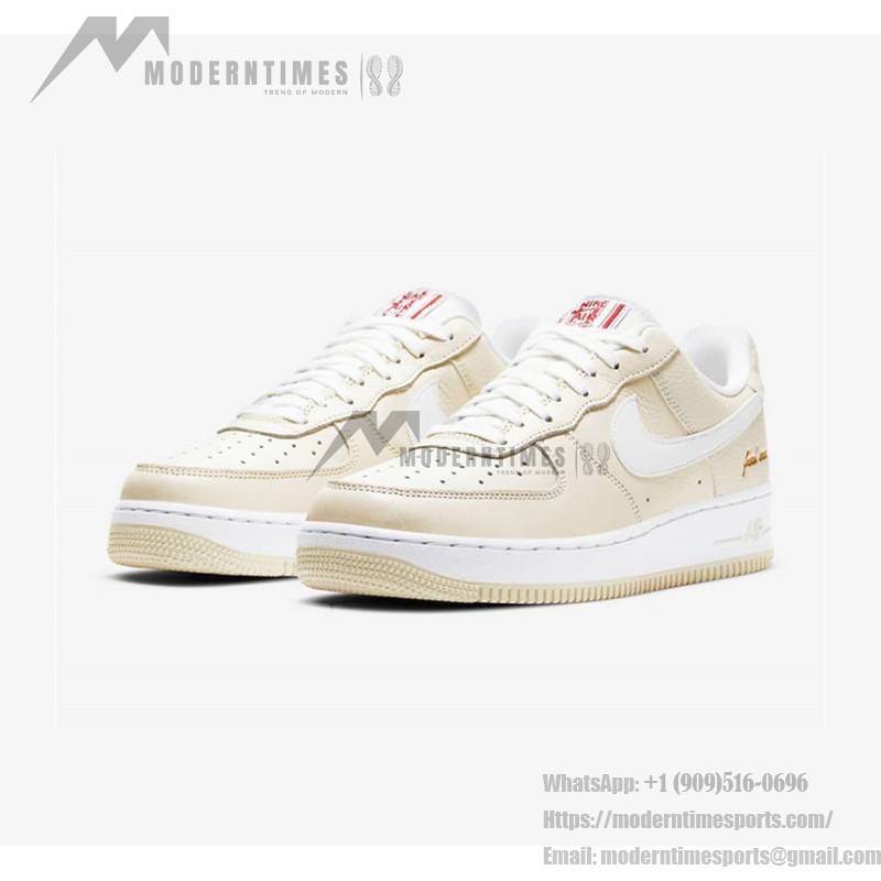Nike Air Force 1 '07 LV8 "Popcorn" CW2919-100 Nike Air Force 1 '07 LV8 "Popcorn" CW2919-100 - 赤いアクセントが映えるクリームレザースニーカー
