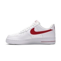 Nike Air Force 1 '07 AO2423-102 - 大胆な赤いスウッシュが際立つクラシックなホワイトスニーカー