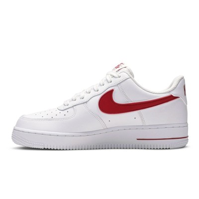 Nike Air Force 1 '07 AO2423-102 - 大胆な赤いスウッシュが際立つクラシックなホワイトスニーカー