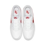 Nike Air Force 1 '07 AO2423-102 - 大胆な赤いスウッシュが際立つクラシックなホワイトスニーカー Nike Air Force 1 '07 AO2423-102 - 大胆な赤いスウッシュが際立つクラシックなホワイトスニーカー