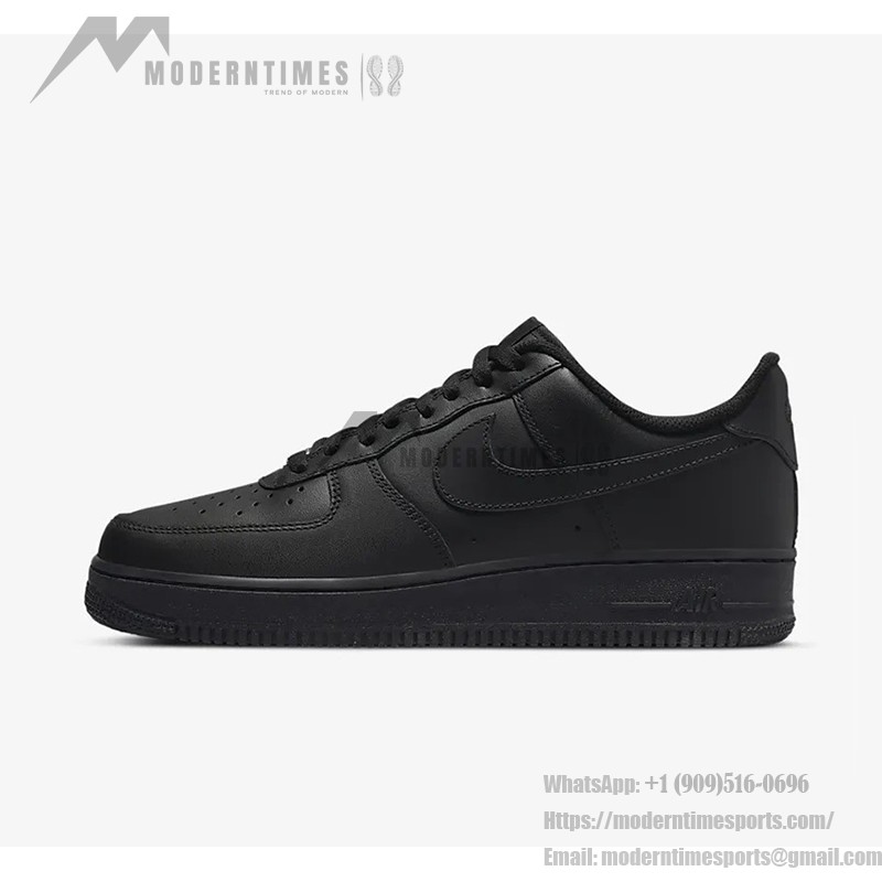 Nike Air Force 1 Low 'トリプル ブラック' - スタイリッシュなオールブラック Nike Air Force 1 Low 'トリプル ブラック' - ミニマルなデザインのオールブラック スニーカー