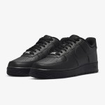 Nike Air Force 1 Low 'トリプル ブラック' - スタイリッシュなオールブラック Nike Air Force 1 Low 'トリプル ブラック' - ミニマルなデザインのオールブラック スニーカー