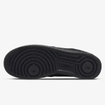 Nike Air Force 1 Low 'トリプル ブラック' - スタイリッシュなオールブラック Nike Air Force 1 Low 'トリプル ブラック' - ミニマルなデザインのオールブラック スニーカー