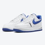 Nike Air Force 1 Low 'White & Game Royal' - 白のスニーカーに大胆な青のスウッシュ Nike Air Force 1 Low 'White & Game Royal' - クラシックな白いスニーカーと青のスウッシュ