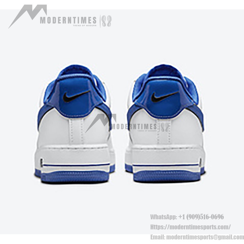 Nike Air Force 1 Low 'White & Game Royal' - 白のスニーカーに大胆な青のスウッシュ Nike Air Force 1 Low 'White & Game Royal' - クラシックな白いスニーカーと青のスウッシュ