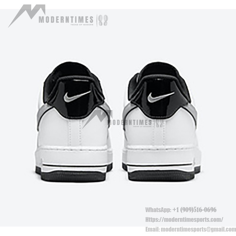 Nike Air Force 1 Low 'ホワイト & メタリック シルバー' - タイムレスな白いスニーカーと黒のアクセント Nike Air Force 1 Low 'ホワイト & メタリック シルバー' - クラシックな白いスニーカーと黒と銀のアクセント