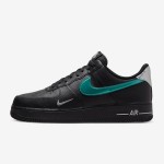 Nike Air Force 1 Low FD0654-001 スニーカー Nike Air Force 1 Low FD0654-001 - 黒レザースニーカー、エメラルドグリーンのスウッシュ付き