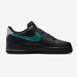 Nike Air Force 1 Low FD0654-001 スニーカー Nike Air Force 1 Low FD0654-001 - 黒レザースニーカー、エメラルドグリーンのスウッシュ付き
