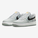 Nike Air Force 1 Low FD0666-002 - トリプルスウッシュライトグレースニーカー Nike Air Force 1 Low FD0666-002 - トリプルスウッシュデザインのライトグレースニーカー