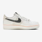 Nike Air Force 1 Low FN8892-191 - クリームスニーカーとブラックスウッシュ Nike Air Force 1 Low FN8892-191 - クリーム色のスニーカー、テクスチャードブラックスウッシュとオレンジアクセント