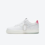 Nike Air Force 1 Low 'GOT 'EM' - ホワイトとピンクグラデーションスニーカー Nike Air Force 1 Low 'GOT 'EM' DC3287-111 - ピンクグラデーションヒール付きホワイトレザースニーカー