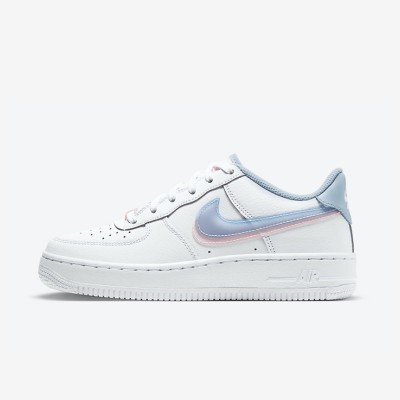 Nike Air Force 1 Low GS 'Double Swoosh' CW1574-100 - パステルピンク＆ブルーのスウッシュが特徴のホワイトスニーカー | 若々しいストリートスタイルに最適