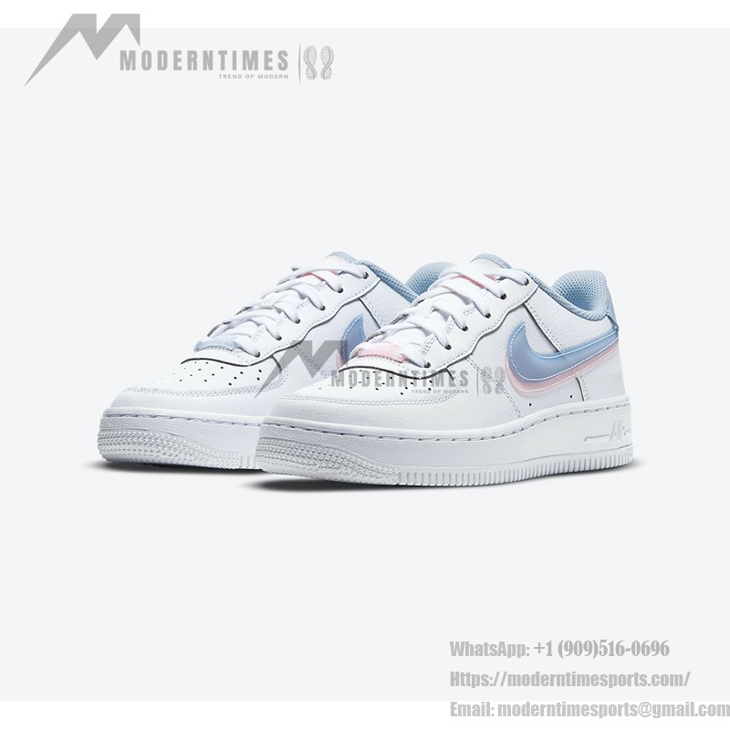 Nike Air Force 1 Low GS 'Double Swoosh' CW1574-100 - スタイリッシュなホワイトスニーカー Nike Air Force 1 Low GS 'Double Swoosh' CW1574-100 - パステルピンクとブルースウッシュのホワイトスニーカー