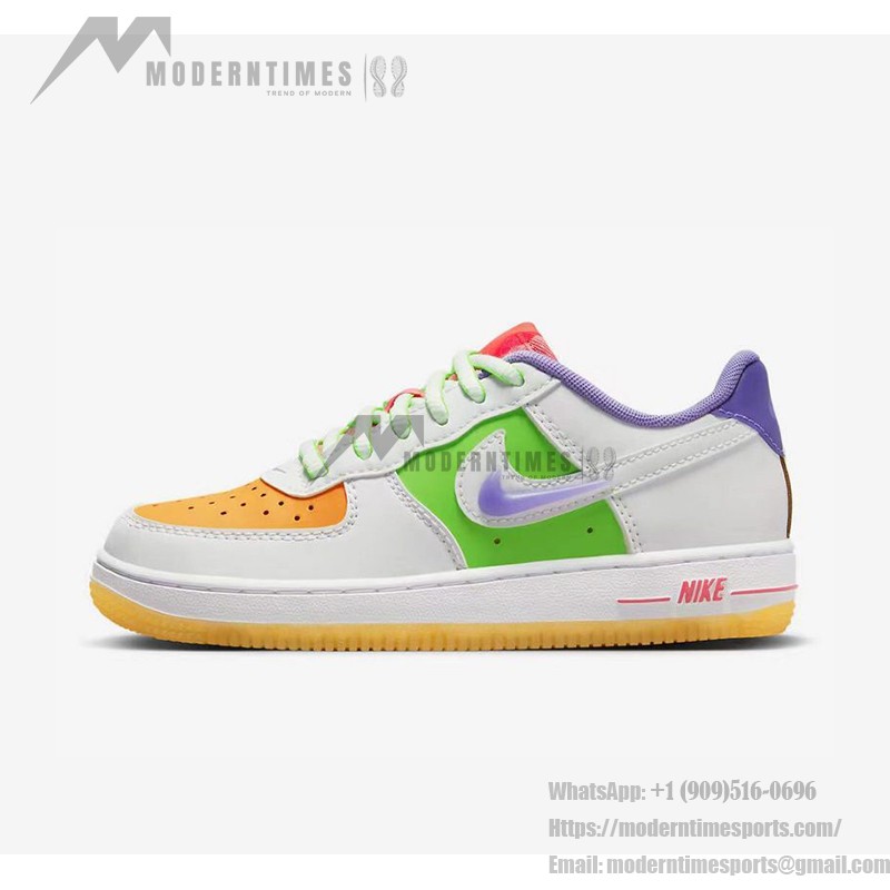 Nike Air Force 1 Low GS FD1036-100 - ビビッドなマルチカラースニーカー Nike Air Force 1 Low GS FD1036-100 - オレンジ、グリーン、パープル、ピンクのアクセントと半透明パープルスウッシュが特徴のホワイトスニーカー