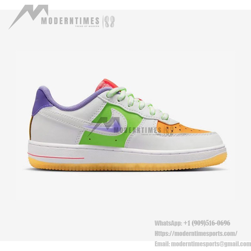 Nike Air Force 1 Low GS FD1036-100 - ビビッドなマルチカラースニーカー Nike Air Force 1 Low GS FD1036-100 - オレンジ、グリーン、パープル、ピンクのアクセントと半透明パープルスウッシュが特徴のホワイトスニーカー