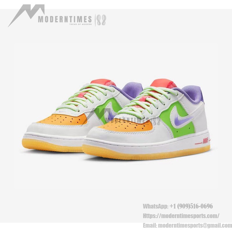 Nike Air Force 1 Low GS FD1036-100 - ビビッドなマルチカラースニーカー Nike Air Force 1 Low GS FD1036-100 - オレンジ、グリーン、パープル、ピンクのアクセントと半透明パープルスウッシュが特徴のホワイトスニーカー