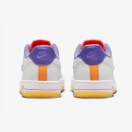 Nike Air Force 1 Low GS FD1036-100 - ビビッドなマルチカラースニーカー Nike Air Force 1 Low GS FD1036-100 - オレンジ、グリーン、パープル、ピンクのアクセントと半透明パープルスウッシュが特徴のホワイトスニーカー