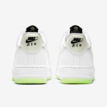 ナイキ エア フォース 1 ロー 'Have A Nike Day' - ホワイト & ネオングリーン ナイキ エア フォース 1 ロー 'Have A Nike Day' - 透明なスウッシュとネオングリーンソールを備えたホワイトスニーカー