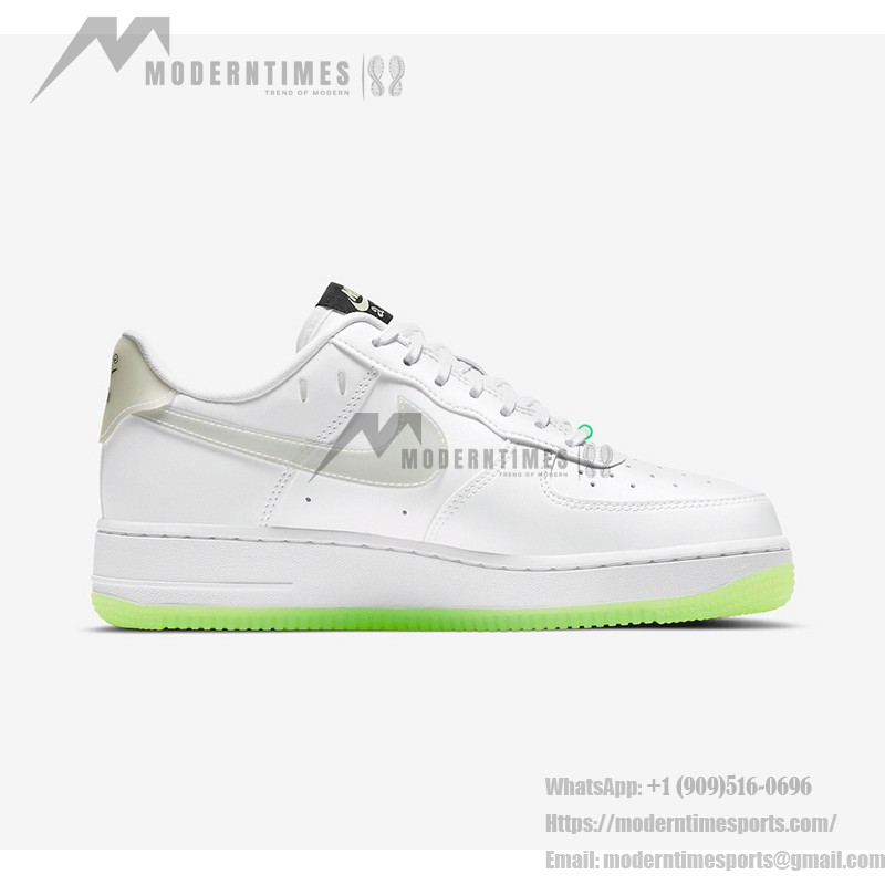ナイキ エア フォース 1 ロー 'Have A Nike Day' - ホワイト & ネオングリーン ナイキ エア フォース 1 ロー 'Have A Nike Day' - 透明なスウッシュとネオングリーンソールを備えたホワイトスニーカー