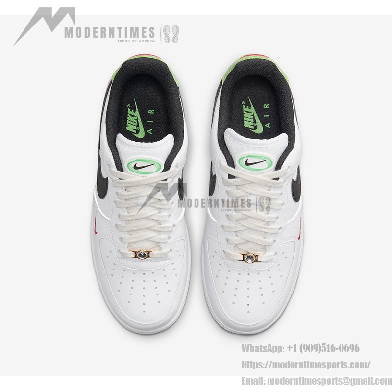 ナイキ エア フォース 1 ロー "Just Do It" - 白 ブラック & レッドのディテール ナイキ エア フォース 1 ロー "Just Do It" 白のスニーカー ブラックとレッドのディテール