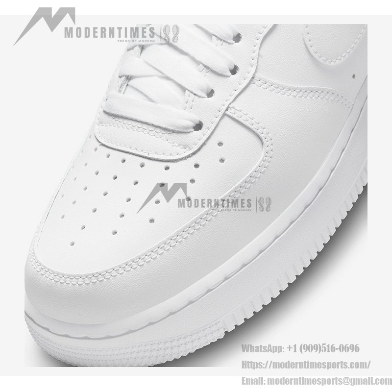 Nike Air Force 1 Low LX 'Lucky Charms' DD1525-100 - プレミアムホワイトスニーカーとゴールドチェーン Nike Air Force 1 Low LX 'Lucky Charms' DD1525-100 - ゴールドチェーンとチャーム付きプレミアムホワイトスニーカー