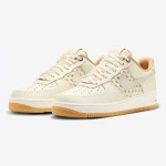 Nike Air Force 1 Low "NAI-KE" FN0369-101 - レトロな編み込みデザイン Nike Air Force 1 Low "NAI-KE" FN0369-101 - 編み込みパネル付きクリームレザー