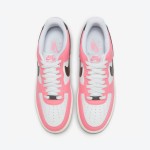 ナイキ エア フォース 1 ロー "Pink Foam" FQ6850-621 - 鮮やかなピンクのスタイリッシュスニーカー ナイキ エア フォース 1 ロー "Pink Foam" FQ6850-621 - ブラックスウッシュが特徴のピンクレザー