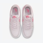 ナイキ エア フォース 1 ロー "Pink Paisley" FD1448-664 - フェミニンでスタイリッシュ ナイキ エア フォース 1 ロー "Pink Paisley" FD1448-664 - ペイズリースウッシュが特徴のピンクレザー