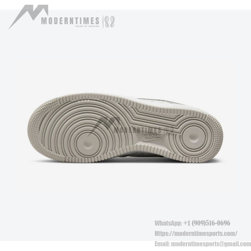 ナイキ エア フォース 1 ロー "Reflective Swooshes" DR7857-101 - モダンなストリートウェア ナイキ エア フォース 1 ロー "Reflective Swooshes" DR7857-101 - リフレクティブスウッシュ付きオフホワイトレザー