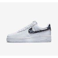 Nike Air Force 1 Low WMNS 'Black Paisley' DH4406-101 - ブラックペイズリーアクセントが際立つエレガントなホワイトスニーカー | クラシックなストリートウェアスタイル