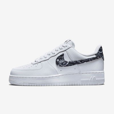 Nike Air Force 1 Low WMNS 'Black Paisley' DH4406-101 - ブラックペイズリーアクセントが際立つエレガントなホワイトスニーカー | クラシックなストリートウェアスタイル