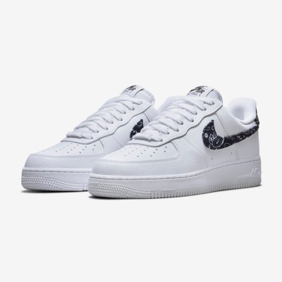 Nike Air Force 1 Low WMNS 'Black Paisley' DH4406-101 - ブラックペイズリーアクセントが際立つエレガントなホワイトスニーカー | クラシックなストリートウェアスタイル