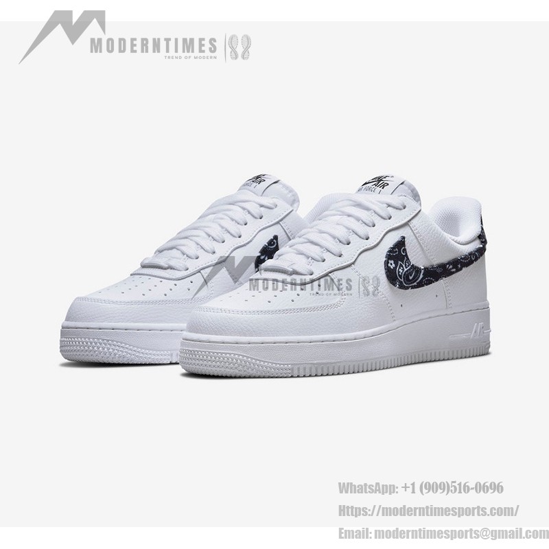 Nike Air Force 1 Low WMNS 'Black Paisley' DH4406-101 - エレガントなホワイトスニーカー Nike Air Force 1 Low WMNS 'Black Paisley' DH4406-101 - スウッシュとヒールタブにブラックペイズリーアクセントが施されたホワイトスニーカー