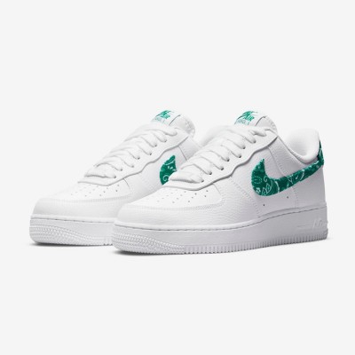 ナイキ エア フォース 1 ロー WMNS "Green Paisley" DH4406-102 - ホワイト＆グリーンペイズリーアクセントのスニーカー