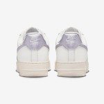 ナイキ エア フォース 1 ロー WMNS "Oxygen Purple" - ホワイト&ラベンダーデザイン ナイキ エア フォース 1 ロー WMNS "Oxygen Purple" DV7470-100 - ホワイト&ラベンダーミニマルスニーカー