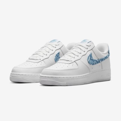 ナイキ エア フォース 1 ロー WMNS "Blue Paisley" DH4406-100 - ホワイト＆ブルーペイズリーアクセントのスニーカー
