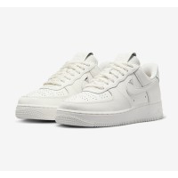Nike Air Force 1 Low WMNS "Sail" FJ4559-133 - エレガントな単色ホワイトの女性用スニーカー