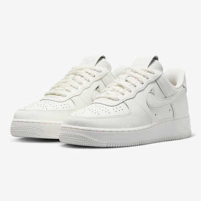 Nike Air Force 1 Low WMNS "Sail" FJ4559-133 - エレガントな単色ホワイトの女性用スニーカー