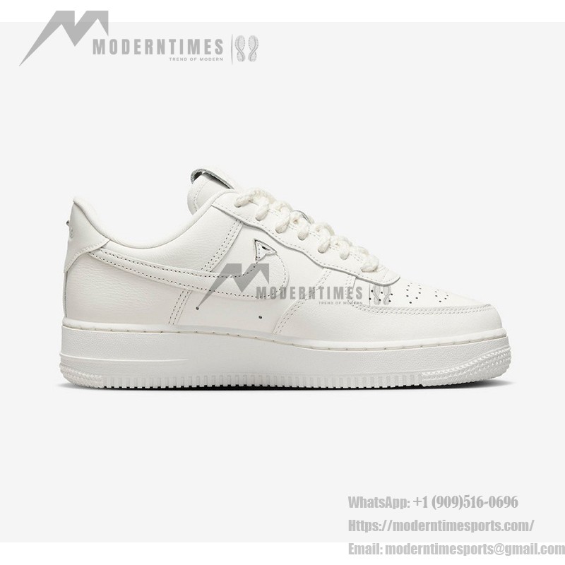 Nike Air Force 1 Low WMNS "Sail" FJ4559-133 女性向けの単色ホワイトデザインの Nike Air Force 1 Low WMNS "Sail"
