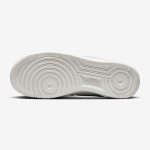 Nike Air Force 1 Low WMNS "Sail" FJ4559-133 女性向けの単色ホワイトデザインの Nike Air Force 1 Low WMNS "Sail"