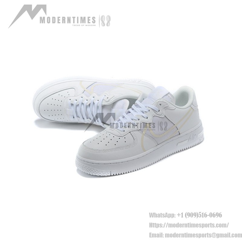 ナイキ エア フォース 1 リアクト "Triple White" - タイムレスで快適なスニーカー ナイキ エア フォース 1 リアクト "Triple White" CT1020-101 オールホワイトレザーとメッシュのスニーカー