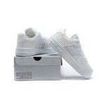 ナイキ エア フォース 1 リアクト "Triple White" - タイムレスで快適なスニーカー ナイキ エア フォース 1 リアクト "Triple White" CT1020-101 オールホワイトレザーとメッシュのスニーカー