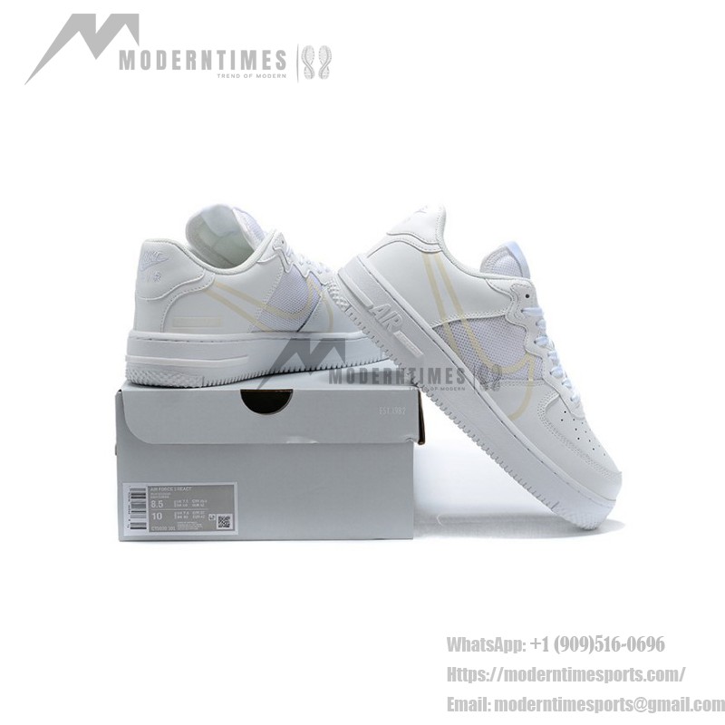 ナイキ エア フォース 1 リアクト "Triple White" - タイムレスで快適なスニーカー ナイキ エア フォース 1 リアクト "Triple White" CT1020-101 オールホワイトレザーとメッシュのスニーカー
