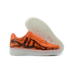 ナイキ エア フォース 1 "Orange Skeleton" - ハロウィンテーマのスタイリッシュスニーカー ナイキ エア フォース 1 "Orange Skeleton" CU8067-800 オレンジスニーカー 蓄光機能付き