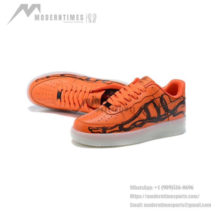 ナイキ エア フォース 1 "Orange Skeleton" - ハロウィンテーマのスタイリッシュスニーカー ナイキ エア フォース 1 "Orange Skeleton" CU8067-800 オレンジスニーカー 蓄光機能付き