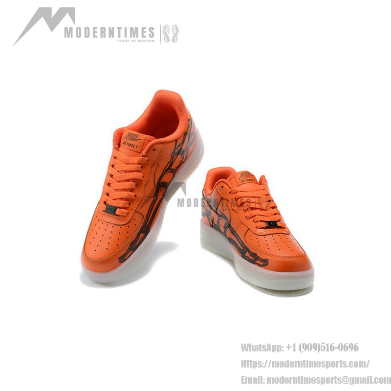 ナイキ エア フォース 1 "Orange Skeleton" - ハロウィンテーマのスタイリッシュスニーカー ナイキ エア フォース 1 "Orange Skeleton" CU8067-800 オレンジスニーカー 蓄光機能付き