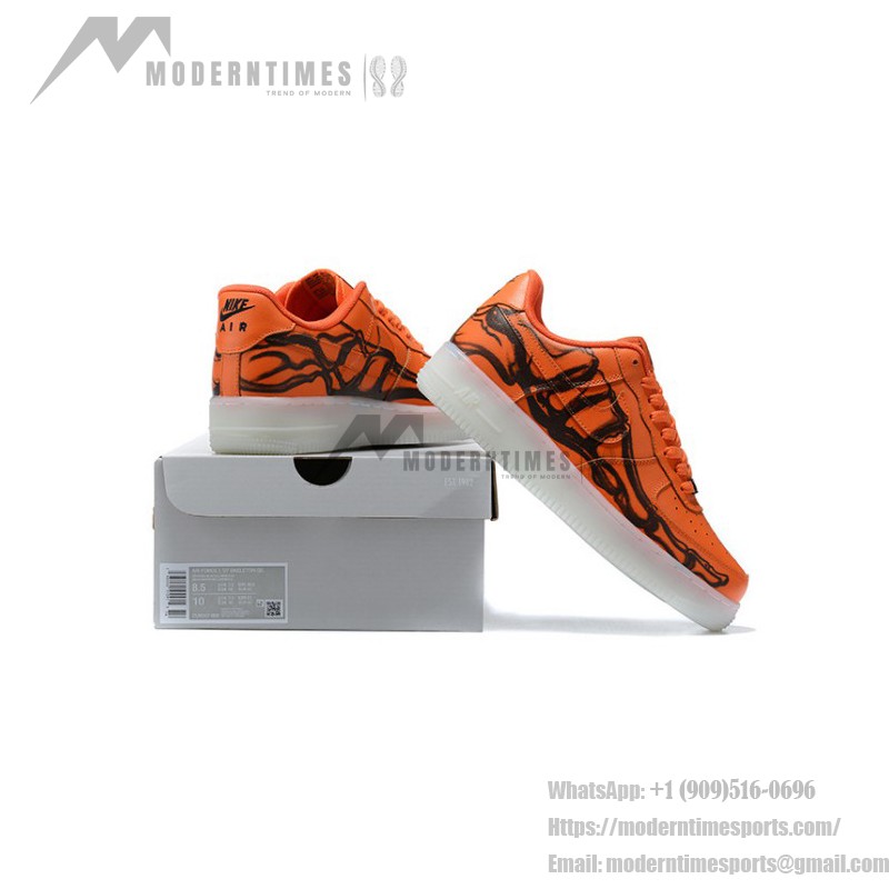 ナイキ エア フォース 1 "Orange Skeleton" - ハロウィンテーマのスタイリッシュスニーカー ナイキ エア フォース 1 "Orange Skeleton" CU8067-800 オレンジスニーカー 蓄光機能付き