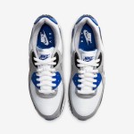 Nike Air Max 90 CD0881-102 - スタイリッシュなホワイト、ブラック&ブルーのスニーカー Nike Air Max 90 CD0881-102 - ホワイト、ブラック&ブルーのスニーカーにグレーのオーバーレイ